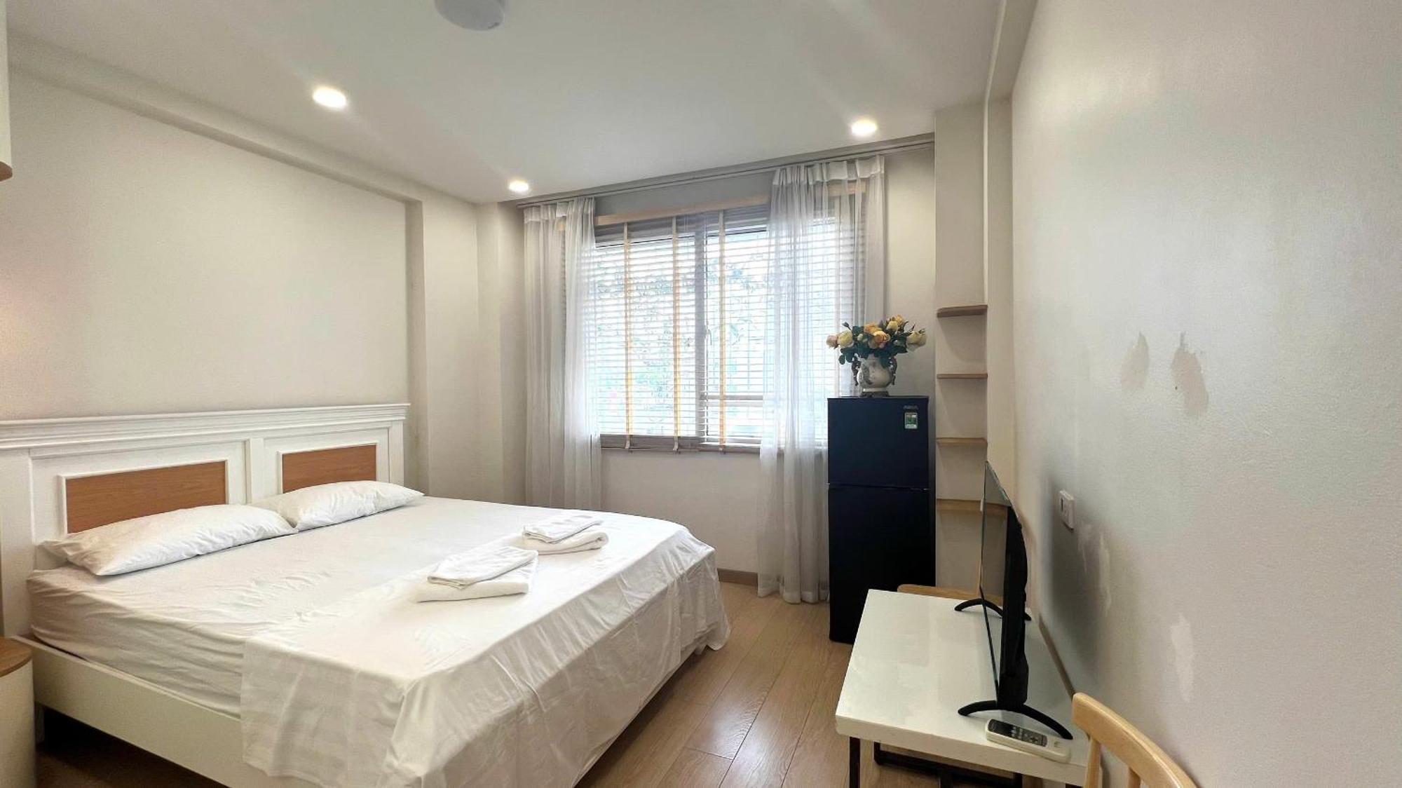 Era Apartment Dong Tac Hanoi Bagian luar foto